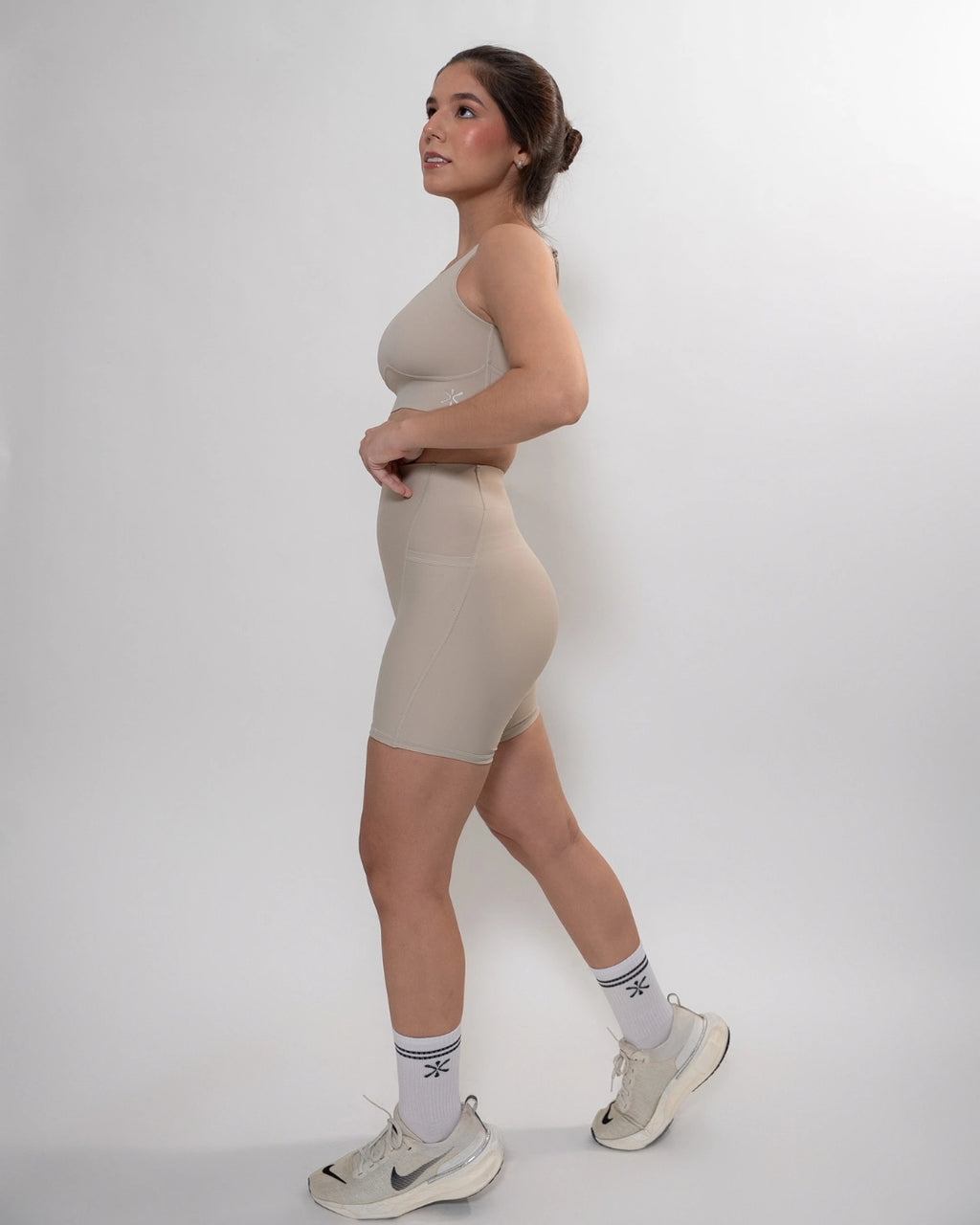 Set running energy nude