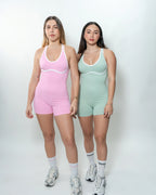 Enterizo caramelo con escote en espalda