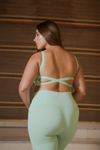 top cruzado atras