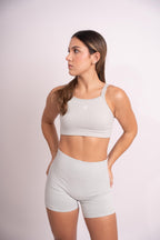 top cruzado atras